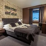 Srebrny Bucznik Wellness & Restaurant Hotel *