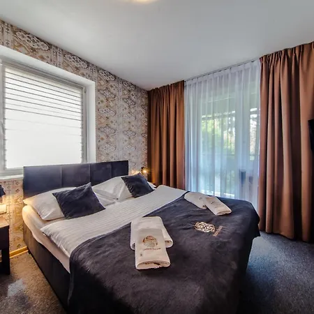 Srebrny Bucznik Wellness & Restaurant מלון איסטבנה