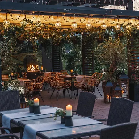 Srebrny Bucznik Wellness & Restaurant Істебна