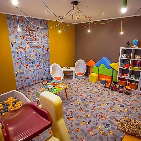 Srebrny Bucznik Wellness & Restaurant 호텔 *