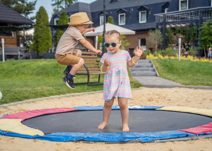 Hotel Srebrny Bucznik Wellness & Restaurant *